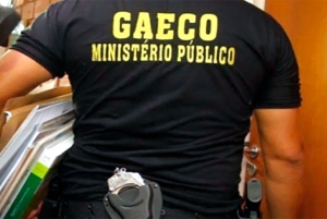 Cantor, empres&aacute;rios e irm&atilde;o de juiz foram extorquidos por encontros com menores