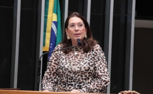 C&acirc;mara aprova regras para aposentadoria compuls&oacute;ria de empregados p&uacute;blicos aos 75 anos
