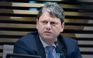 Tarc&iacute;sio reafirma apoio a Fl&aacute;vio Bolsonaro e diz que direita estar&aacute; unida em 2026