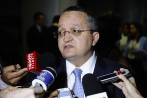 Taques acusa governo de MT de aumentar gastos com publicidade para abafar esc&acirc;ndalo da Oi