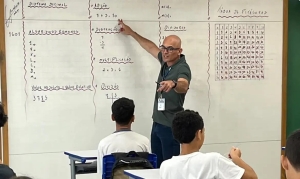 Desafio dos professores &eacute; chamar aten&ccedil;&atilde;o dos estudantes durante aulas