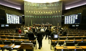 C&acirc;mara pode votar urg&ecirc;ncia para aumentar n&uacute;mero de deputados federais