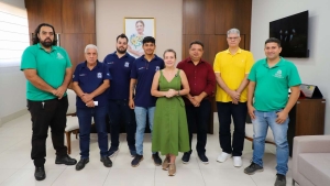 Prefeita discute melhorias salariais para motoristas de ambul&acirc;ncia