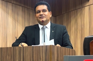 Filho de VG, celebro os 159 anos da nossa cidade com a bandeira dos idosos erguida