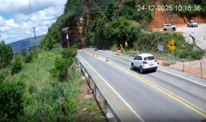 Tr&acirc;nsito na MT-251 &eacute; liberado em duas pistas ap&oacute;s vistoria e limpeza da &aacute;rea