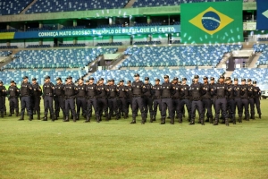 Pol&iacute;cia Militar realiza maior promo&ccedil;&atilde;o de pra&ccedil;as da hist&oacute;ria e forma novos soldados da corpora&ccedil;&atilde;o