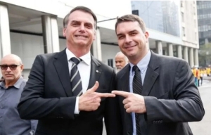 Bolsonaro diz que Fl&aacute;vio ser&aacute; seu candidato &agrave; Presid&ecirc;ncia da Rep&uacute;blica
