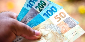 Governo de MT suspende consignados de 11 financeiras ap&oacute;s suspeitas de irregularidades