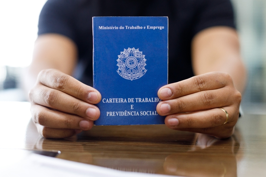 Prefeitura de Cuiab&aacute; oferece 38 vagas para motorista carreteiro