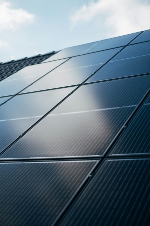 Pain&eacute;is solares, economia de at&eacute; 80% na conta de luz