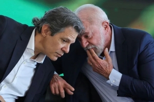 Lula &eacute; convencido a lan&ccedil;ar Haddad ao Senado