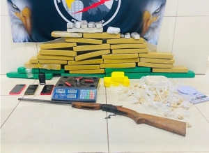 For&ccedil;a T&aacute;tica apreende 36 quilos de entorpecentes e prende faccionados em zona rural de Vila Rica