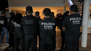 Pol&iacute;cia Civil cumpre 50 ordens judiciais contra fac&ccedil;&atilde;o envolvida em tr&aacute;fico de drogas e lavagem de dinheiro em Rondon&oacute;polis