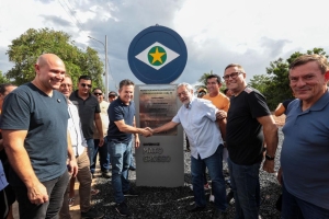 Governo de MT entrega asfalto novo em quatro bairros de Cuiab&aacute; e muda realidade de moradores