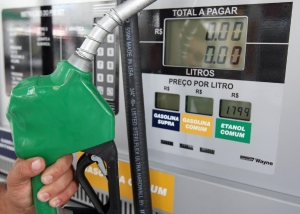 Reajuste no pre&ccedil;o do diesel da Petrobras passa a valer a partir deste s&aacute;bado