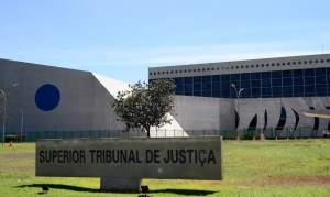 STJ autoriza mudan&ccedil;a de registro civil para g&ecirc;nero neutro