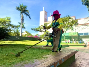 Pra&ccedil;as centrais de Cuiab&aacute; recebem mutir&atilde;o intensivo de limpeza e manuten&ccedil;&atilde;o